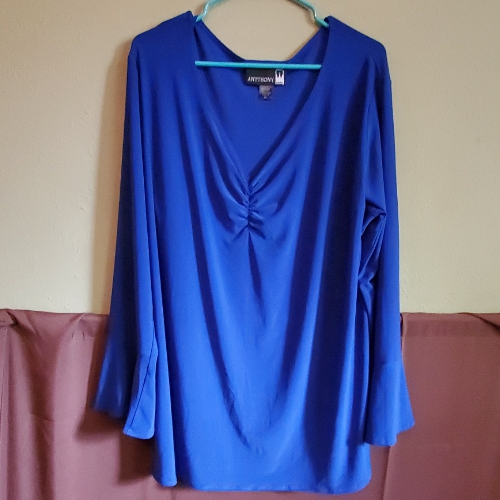 Colbert blue blouse with rueching in front